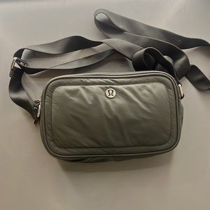 lululemon camera bag